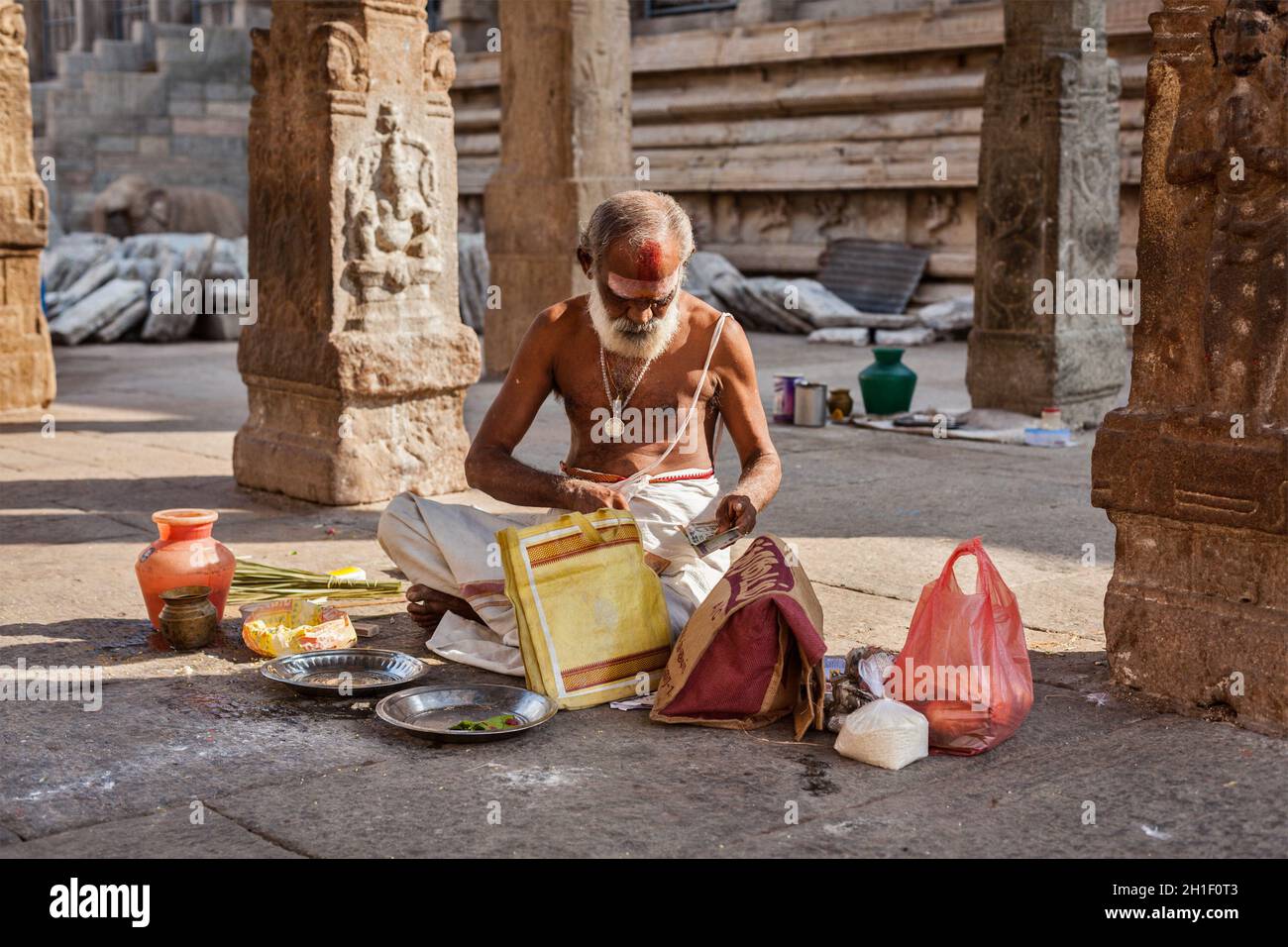 MADURAI, INDIA FEBRUARY 16, 2013 Indian brahmin (traditional Hindu