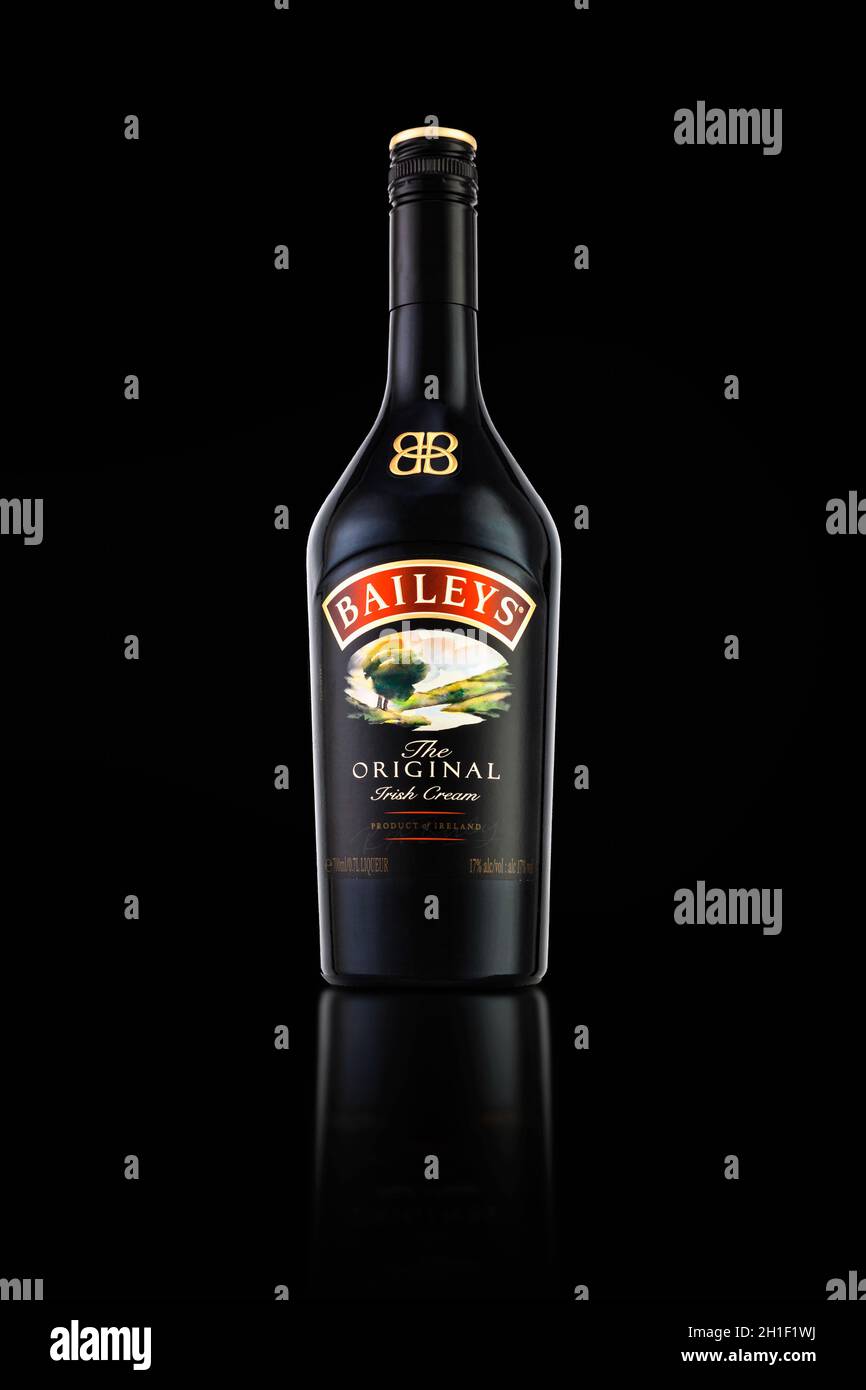 Baileys cream hi-res stock photography and images - Alamy