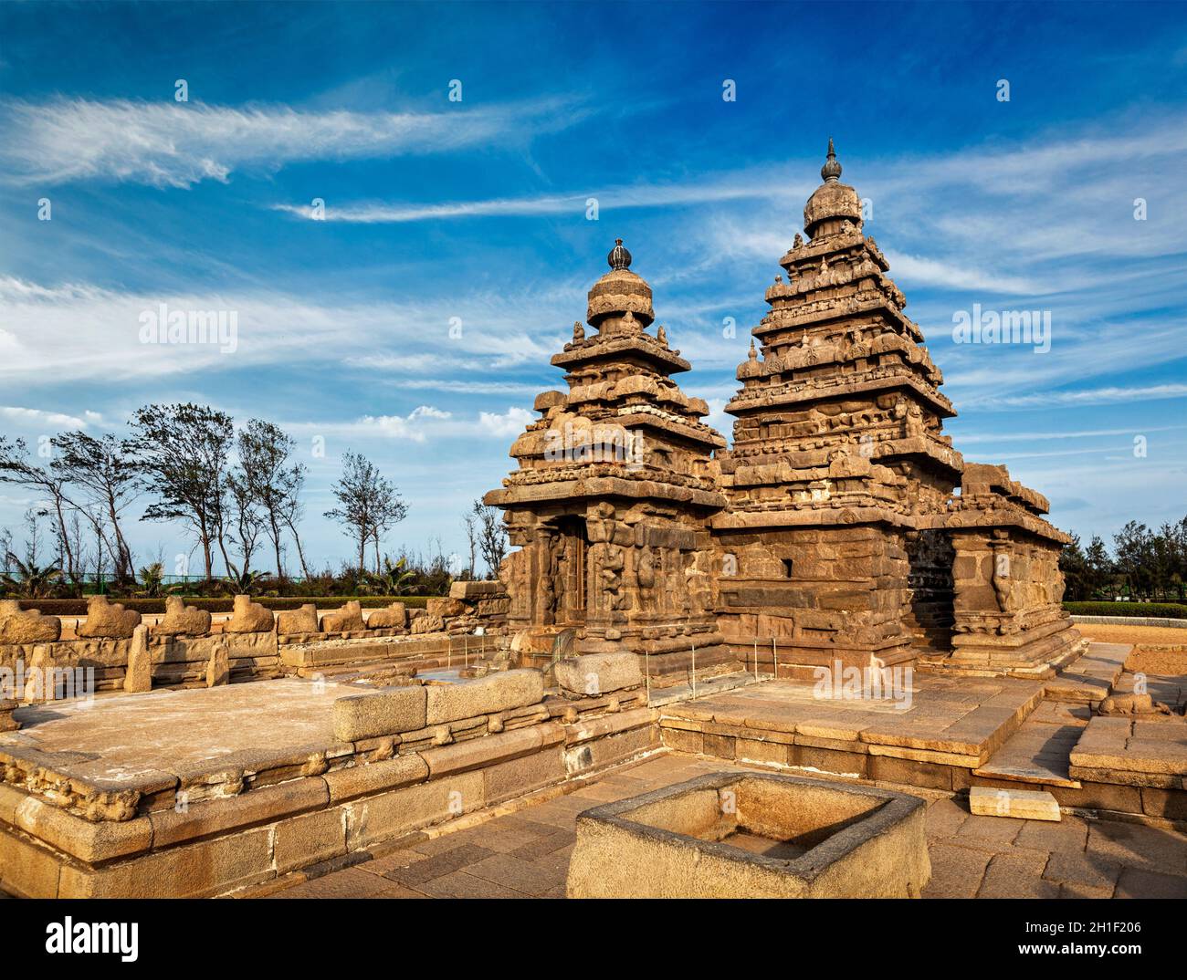 Famous Tamil Nadu landmark - Shore temple, world heritage site in  Mahabalipuram, Tamil Nadu, India Stock Photo - Alamy