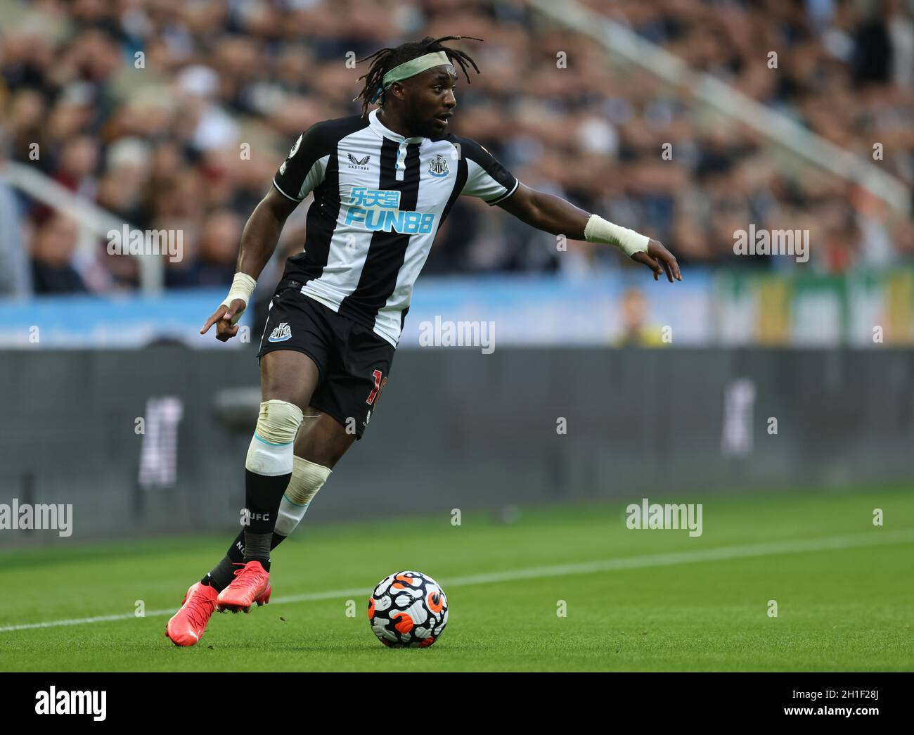 Newcastle UK 17th Oct 2021 Allan Saint Maximin Of Newcastle United 