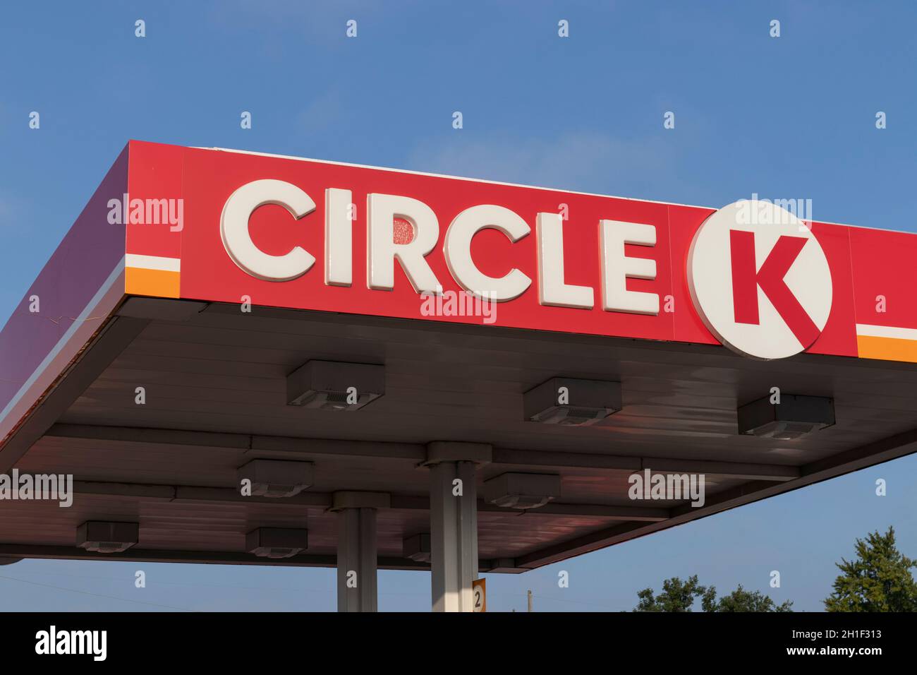 Marion - Circa September 2021: Circle K retail gas station location. Circle K is a subsidiary of Alimentation Couche-Tard and is based in Quebec. Stock Photo