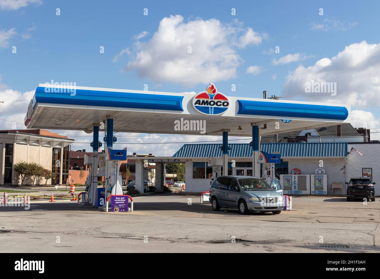 British petroleum station hires stock photography and images Alamy