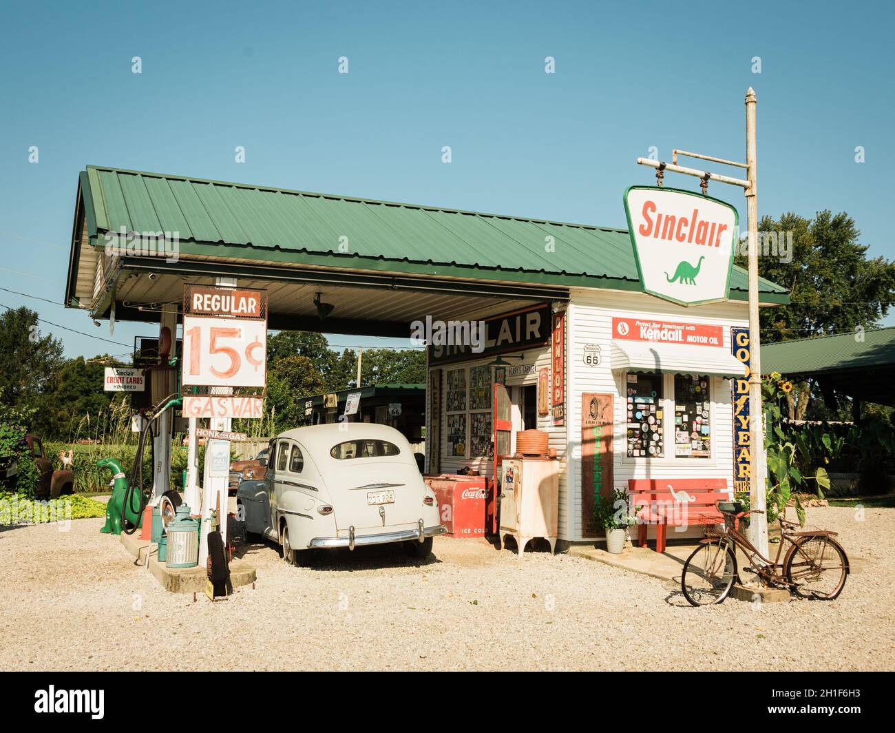 Garys Gay Parita Sinclair service station, on Route 66 in Spencer