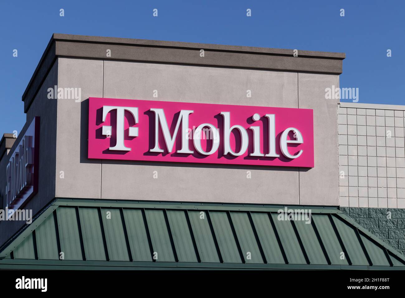 Frankfort - Circa October 2021: T-Mobile Retail Wireless Store. T-Mobile has merged with Sprint to create a larger 5G internet and communications netw Stock Photo