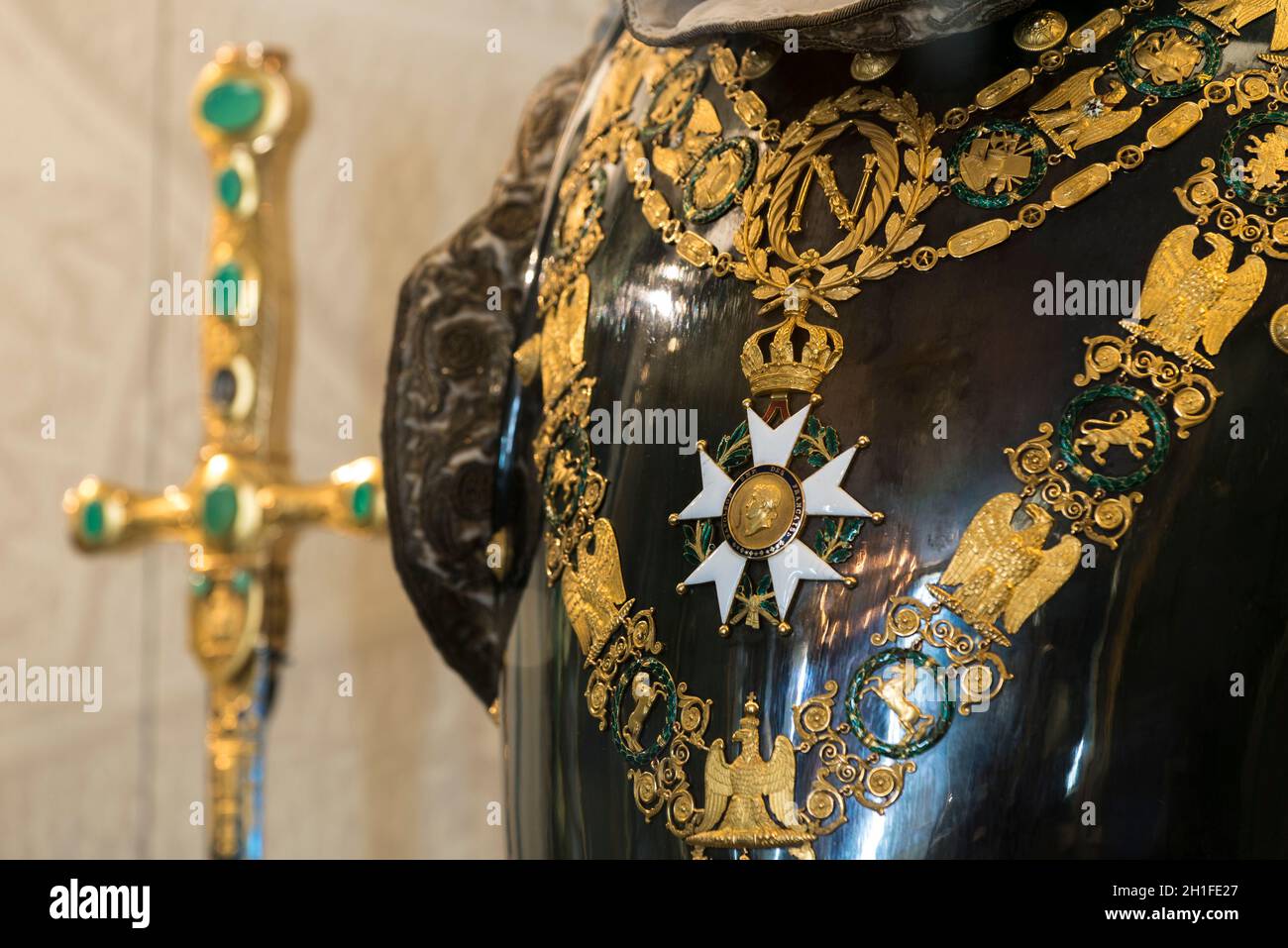 FRANCE. SEINE-ET-MARNE (77). FONTAINEBLEAU. THE CASTLE. THE NAPOLEON I MUSEUM. STATE ARMOR OF KING JEROME NAPOLEON, CIRCA 1811 Stock Photo