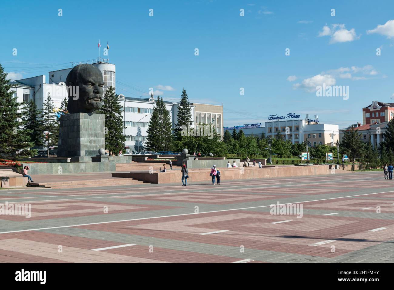 The largest head of the world of Soviet leader Vladimir Lenin on Central Square in Ulan-Ude, Republic of Buryatia, Russia Stock Photo