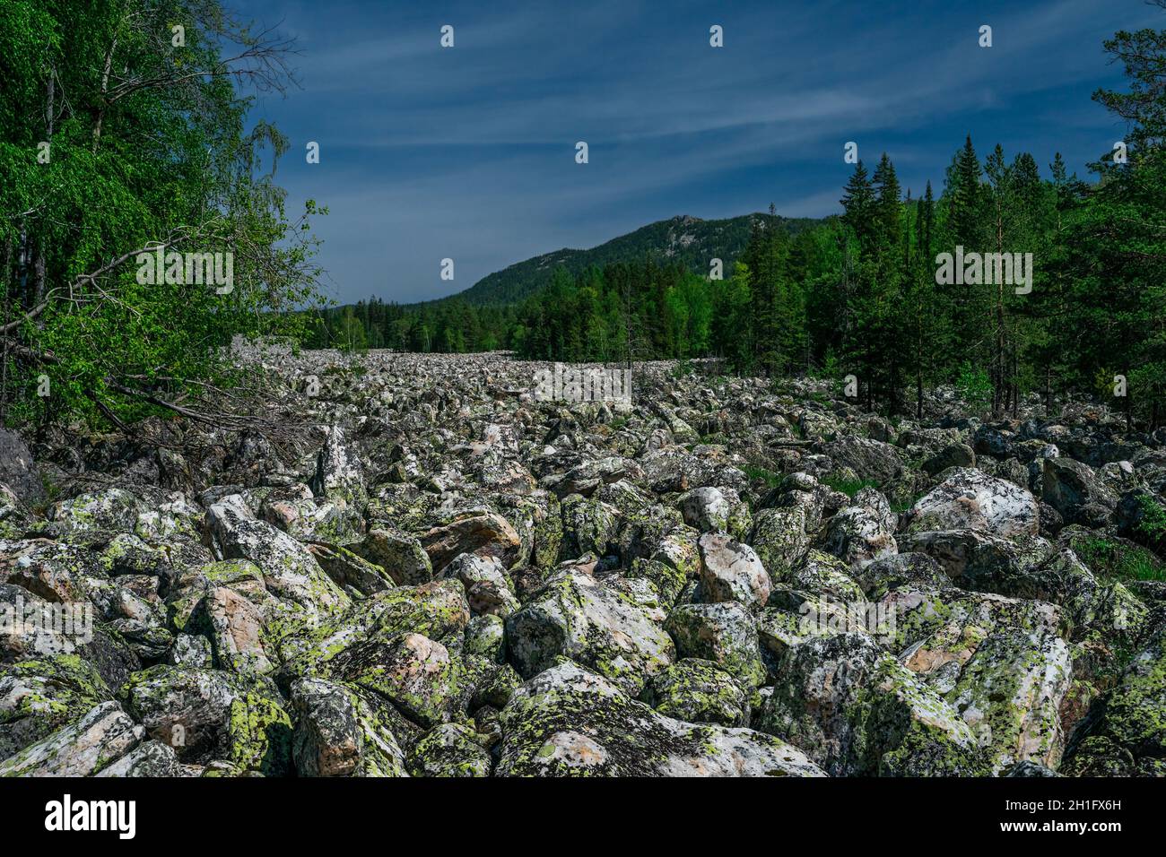 Peak district track mark hi-res stock photography and images - Alamy