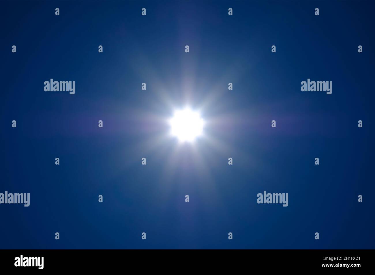 Spreading sun rays hi-res stock photography and images - Alamy