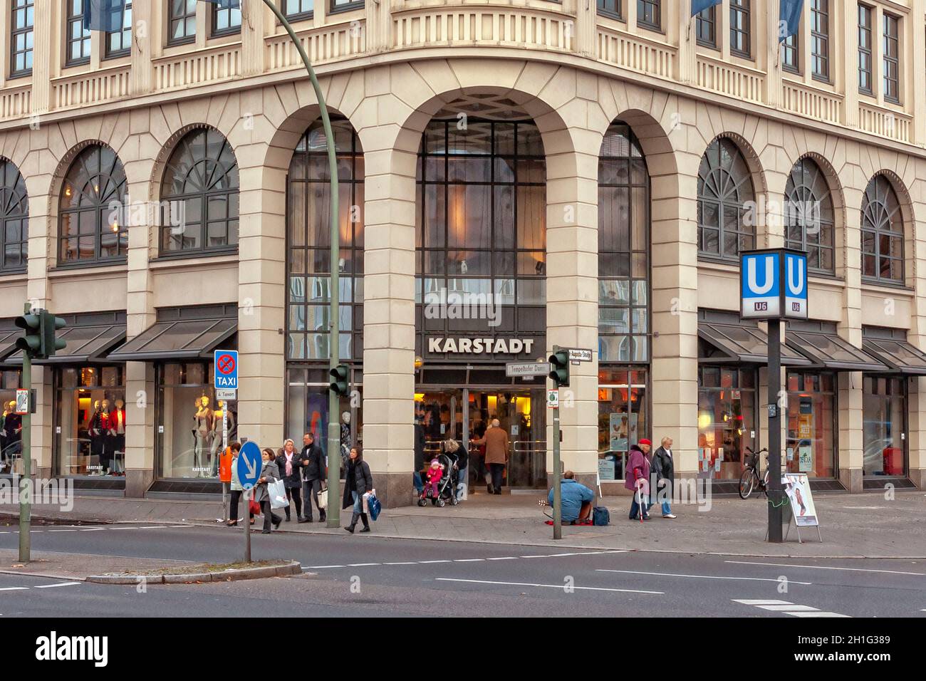 Galeria kaufhof branch department store hi-res stock photography and images  - Alamy
