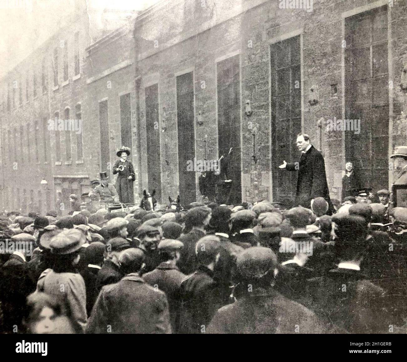 Horatia Dorothy Malony (1884 - 1921) Miss Maloney, Miss Molony, Irish Suffragette campaigner and member of the Women's Social and Political Union (WSPU) and the Women's Freedom League following its split from the WSPU. She famously disrupted the 1908 Dundee by-election by ringing a bell every time Winston Churchill attempted to address a crowd. Stock Photo