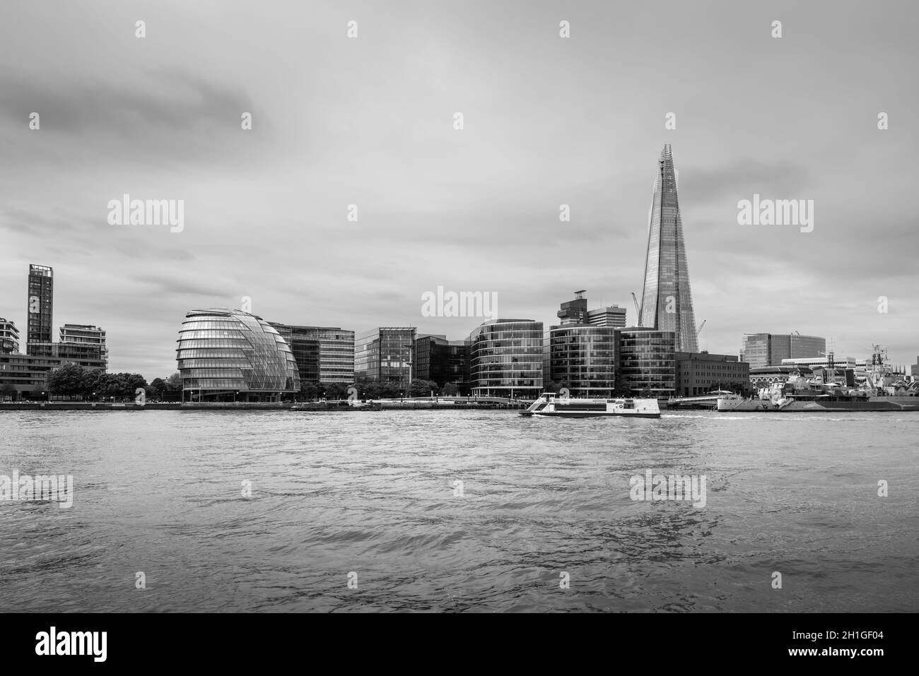 Motor boat on the thames Black and White Stock Photos & Images - Alamy