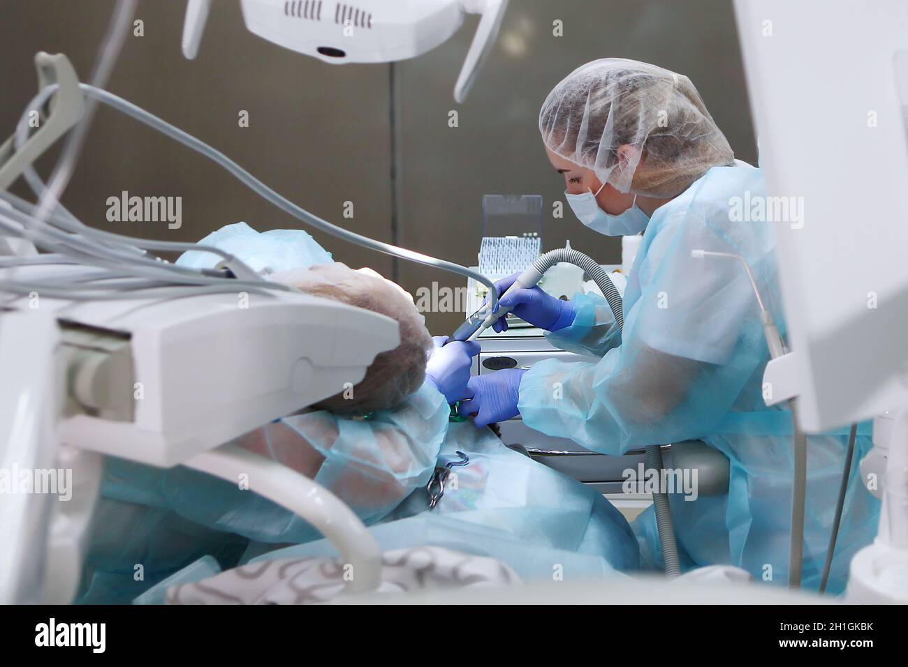 Work as a dentist's assistant during surgery under General anesthesia