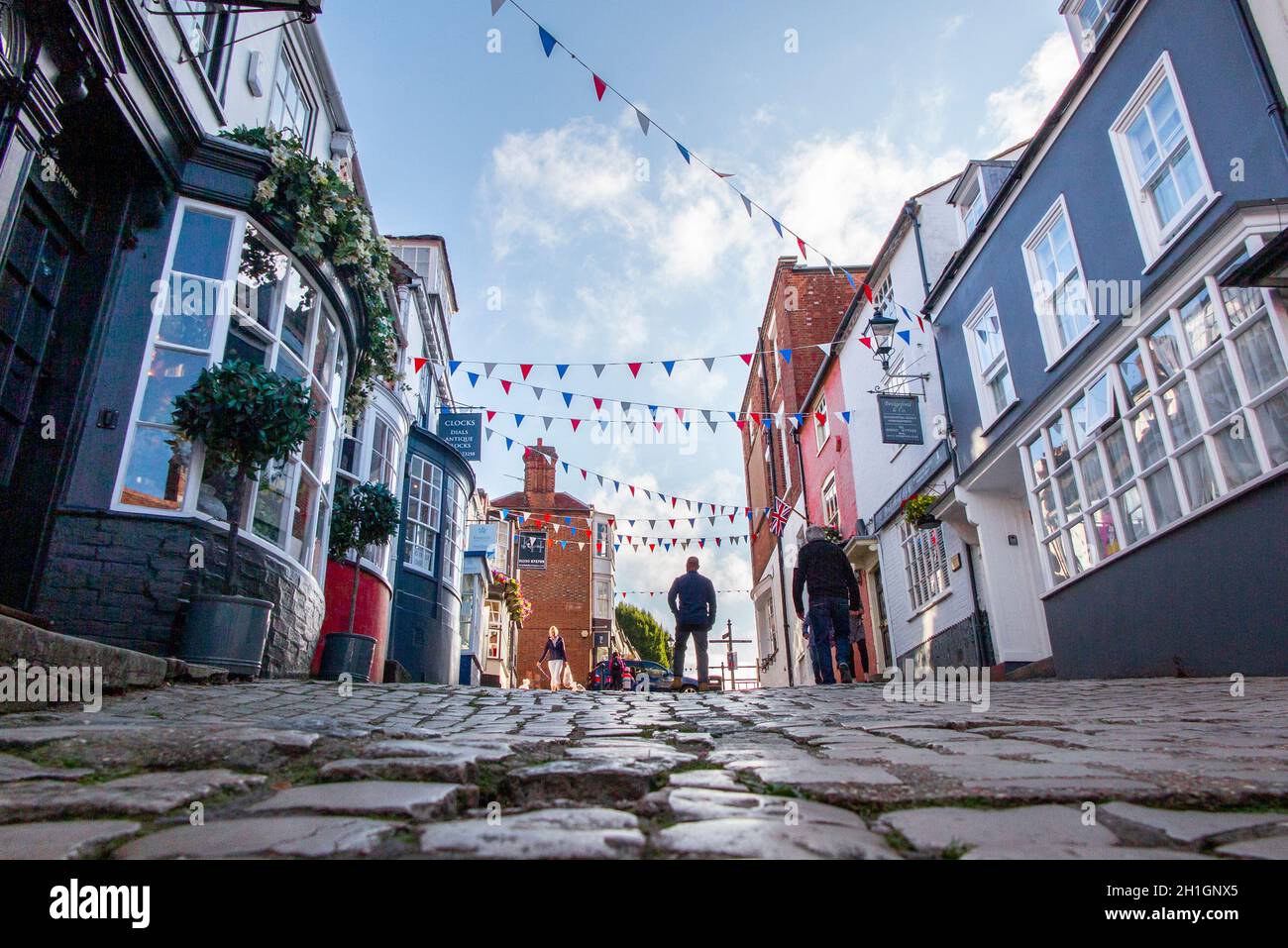 the-quaint-cobbled-streets-of-lymington-old-town-in-hampshire-england