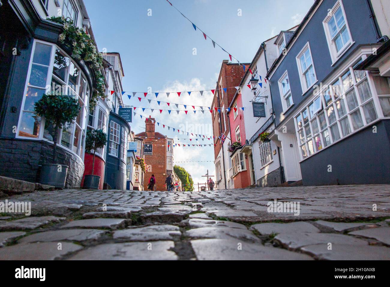 the-quaint-cobbled-streets-of-lymington-old-town-in-hampshire-england