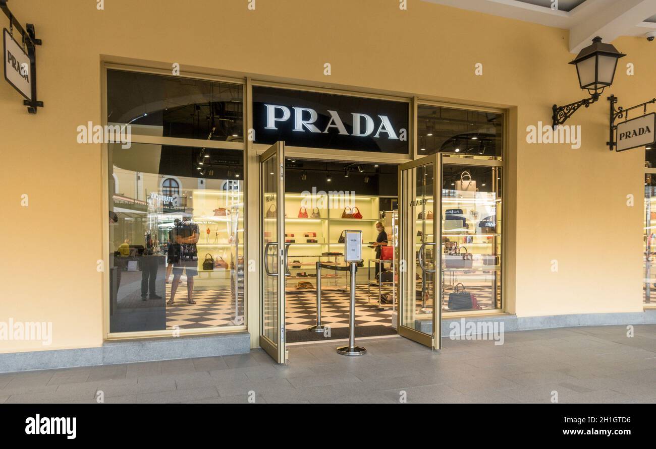 Prada outlet hi-res stock photography and images - Alamy Prada outlet hi-res stock photography and images - Alamy