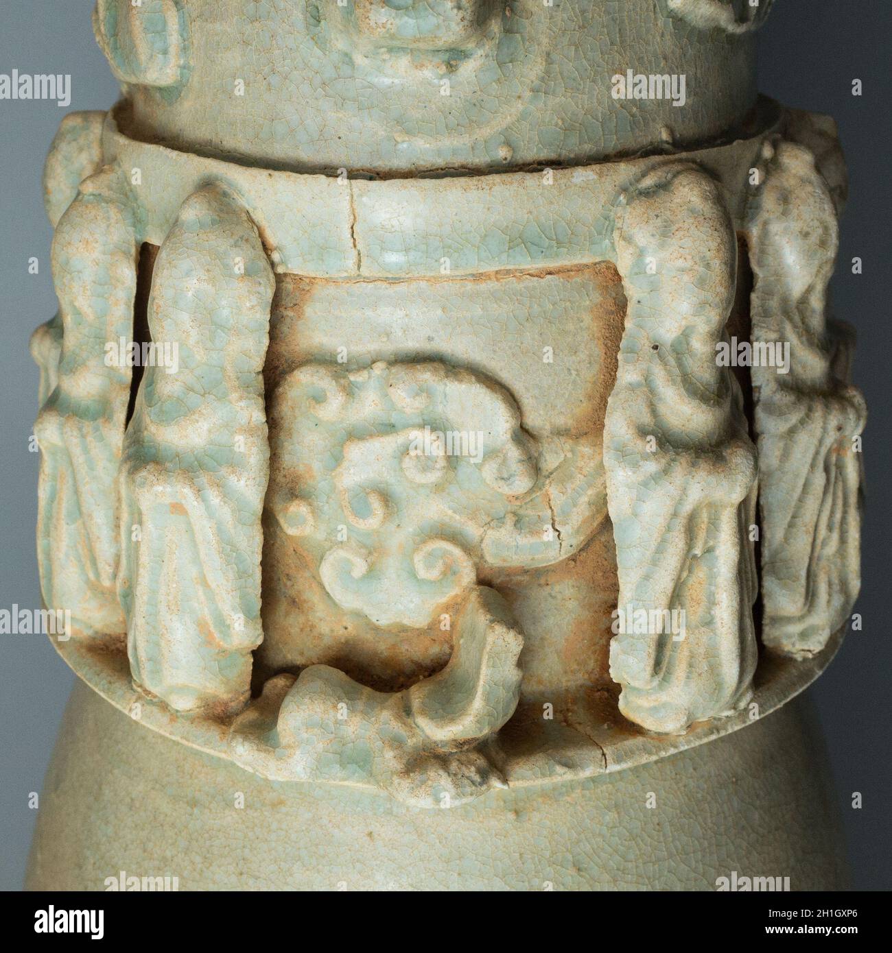 Antique Chinese Late Song to Yuan Dynasty Qingbai Glazed Funerary Urn