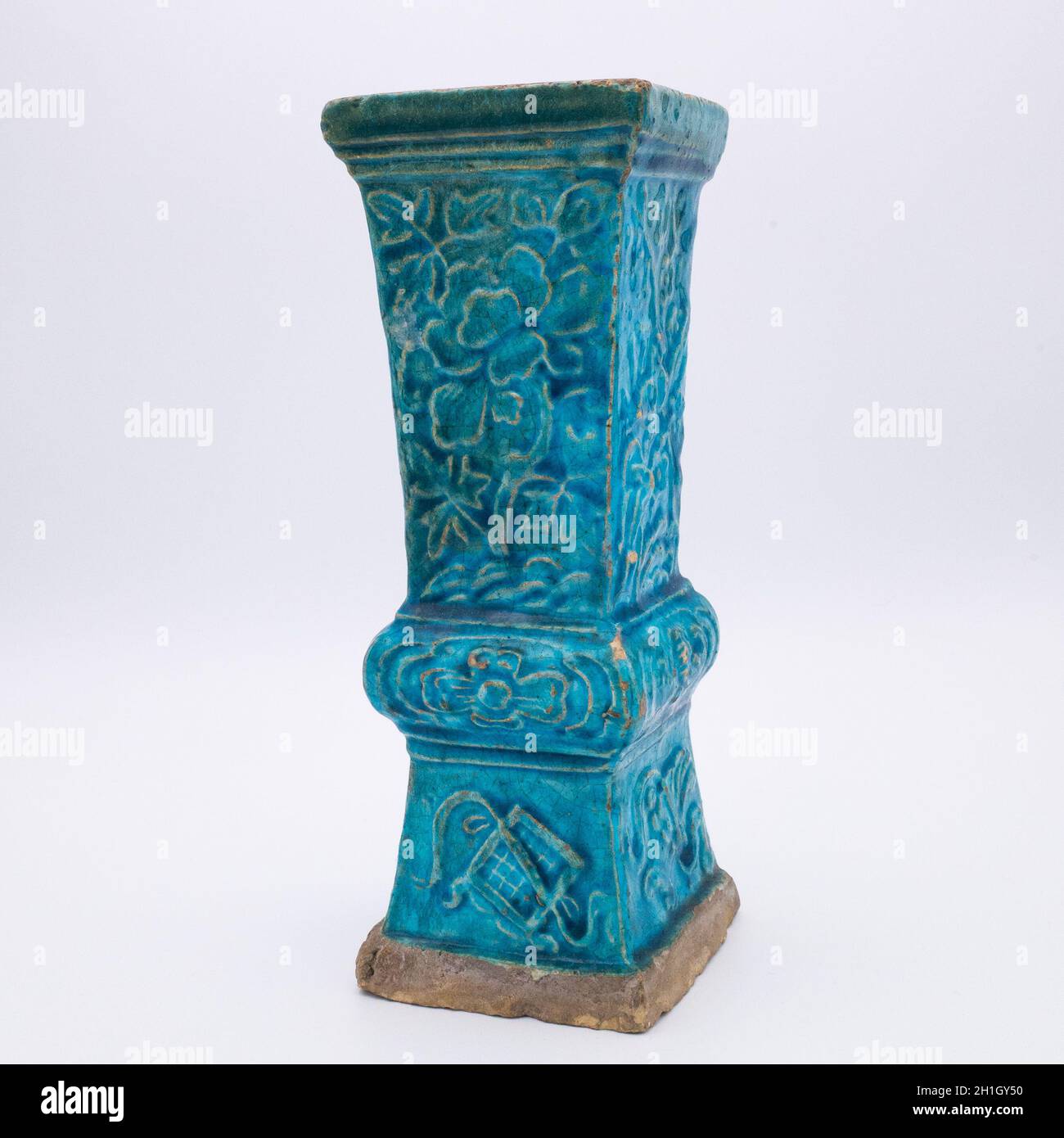 Antique Chinese Ming Dynasty 17th Century Turquoise Glazed Square Form Gu Vase With Auspicious Symbols Stock Photo