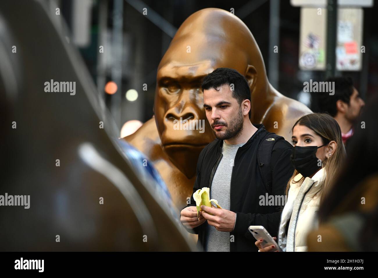New York,US, 18/10/2021, People poses alongside a temporary