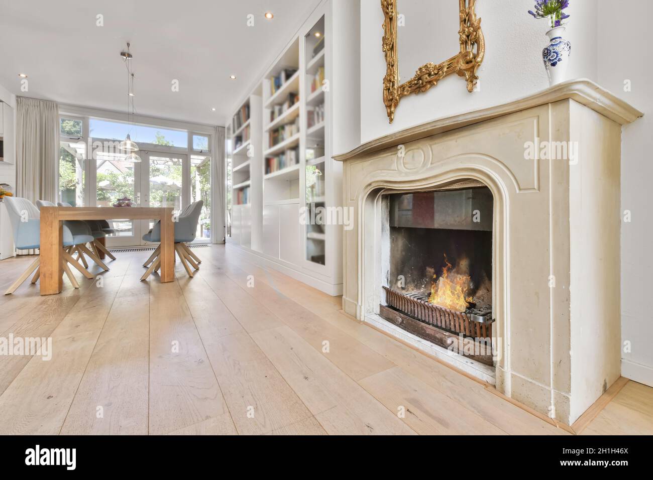 Interior design of bright and beautiful dining room Stock Photo - Alamy
