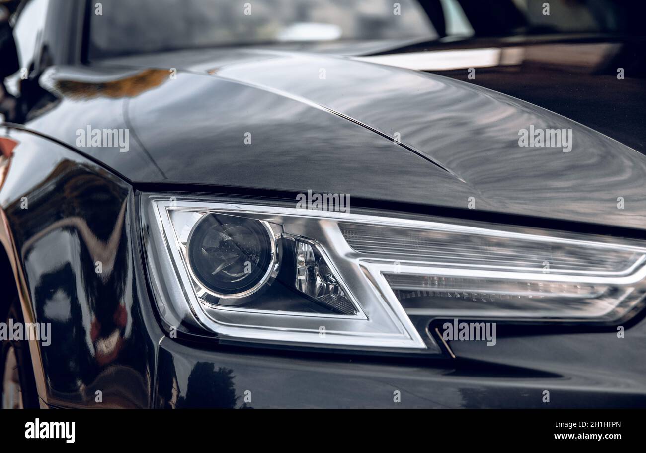 Dark grey car hi-res stock photography and images - Alamy