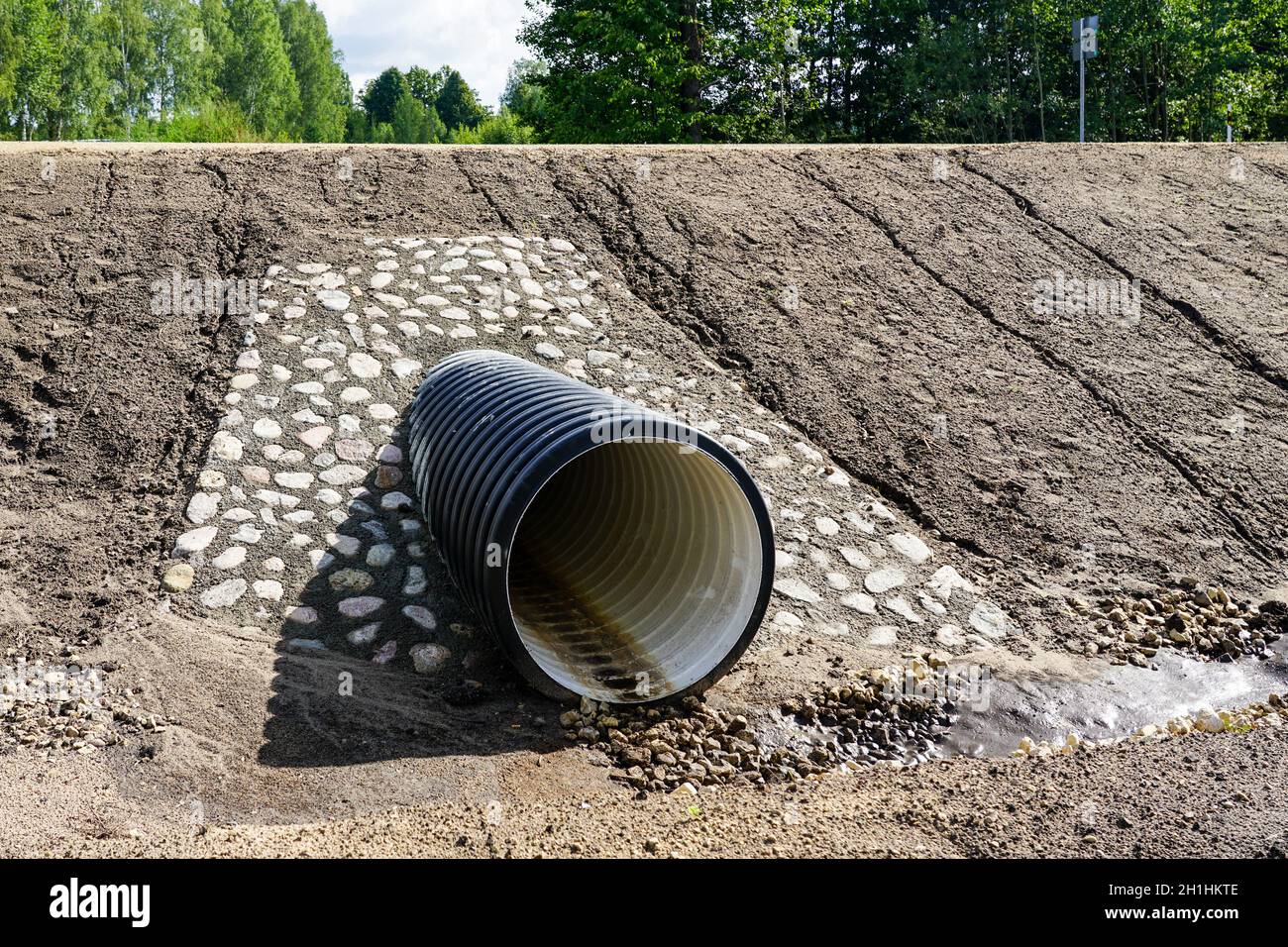 Plastic culvert outlet