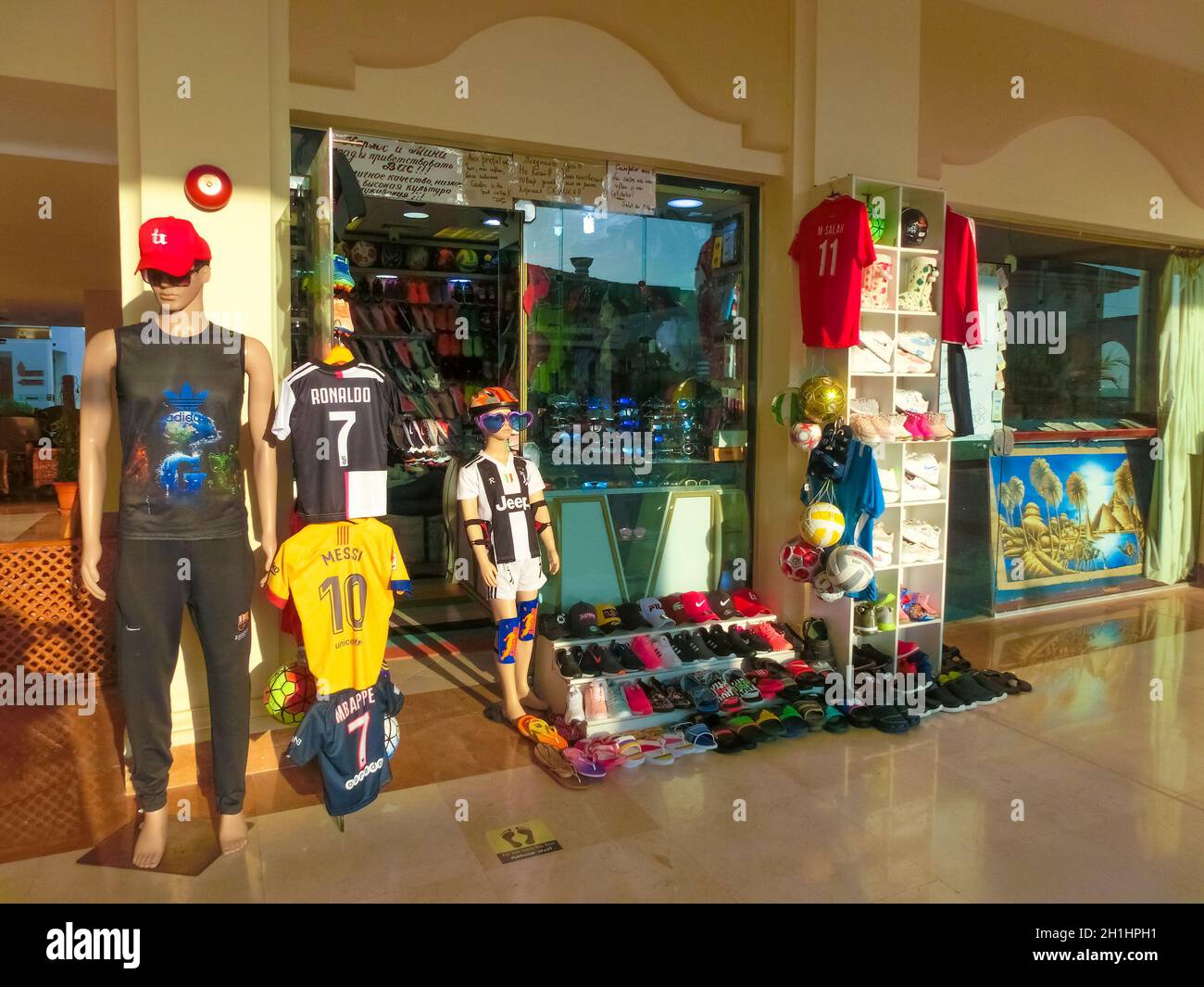 Egypt shop clothes hi-res stock photography and images - Page 2 - Alamy