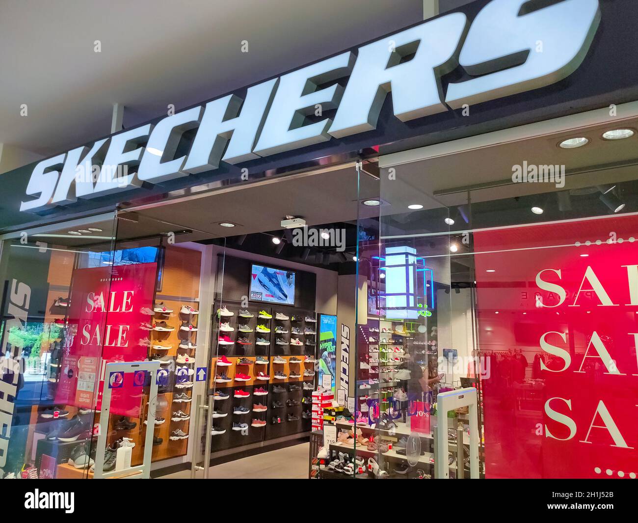 Kiyv, Ukraine - August 30, 2020: Sign Skechers on shop at Shopping Mall. Skechers is an American shoes company founded by CEO Robert Greenberg Stock Photo - Alamy