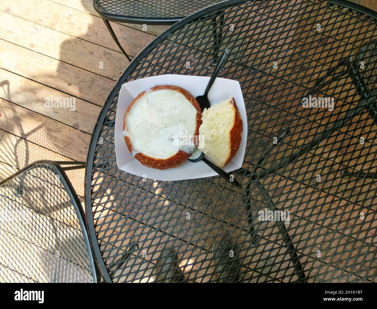 Pier 39 - sourdough bread with clam chowder Fisherman's Wharf at San ...