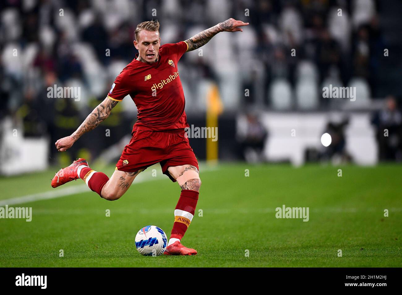Turin, Italy. 17 October 2021. Rick Karsdorp of AS Roma in action during the Serie A football match between Juventus FC and AS Roma. Credit: Nicolò Campo/Alamy Live News Stock Photo