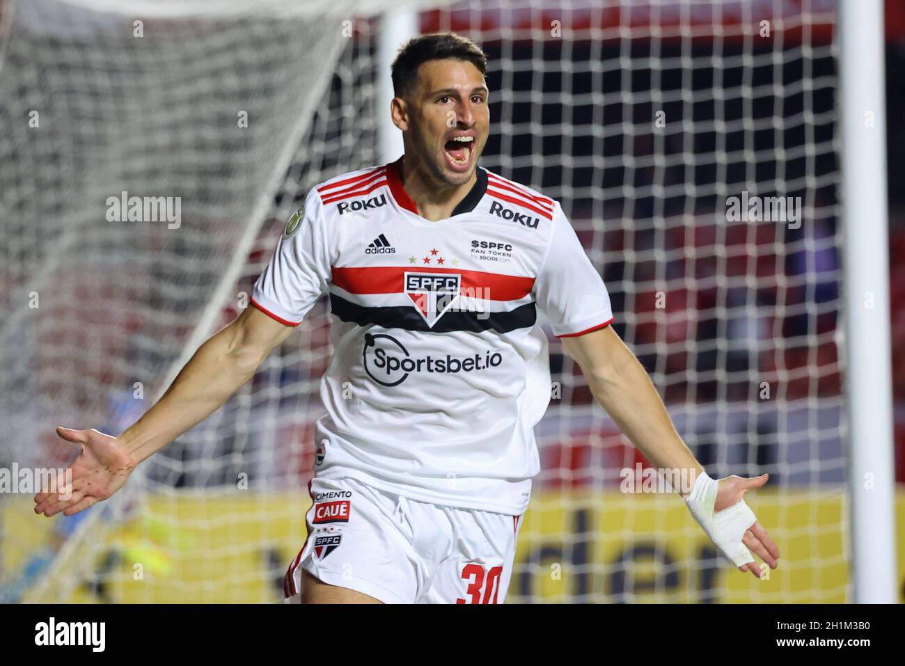 Calleri of Sao Paulo looks on during a match between Sao Paulo and Foto  di attualità - Getty Images