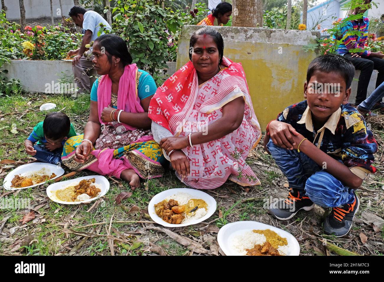 Asian indian family picnic hi-res stock photography and images - Alamy