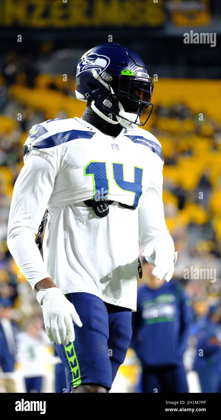 October 17th, 2021: DK Metcalf #14 during the Pittsburgh Steelers vs Seattle Seahawks game at Heinz Field in Pittsburgh, PA. Jason Pohuski/(Photo by Jason Pohuski/CSM/Sipa USA) Stock Photo