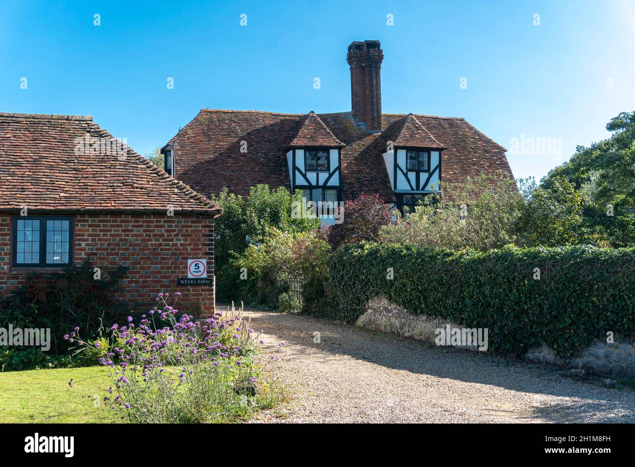 A cottage in the Kent countryside, Egerton, Kent, UK Stock Photo Alamy