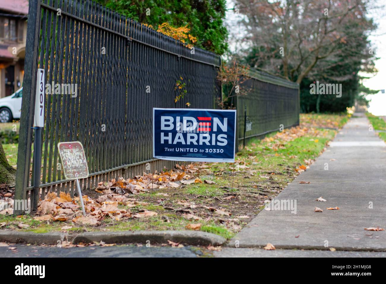 Biden campaign poster hi-res stock photography and images - Alamy