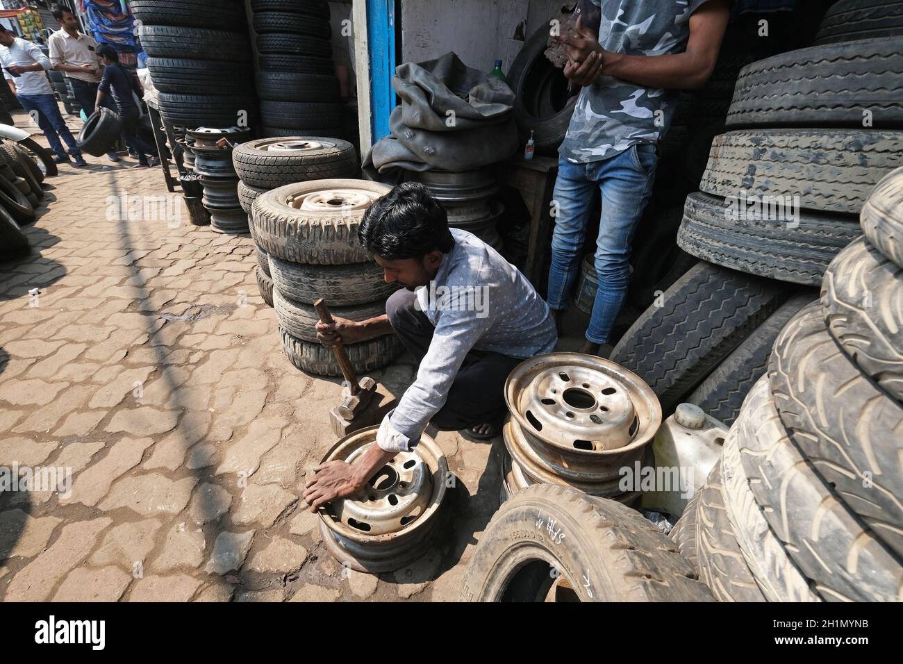 Cheapest Car Parts and accessories market, Mallick Bazar in Kolkata