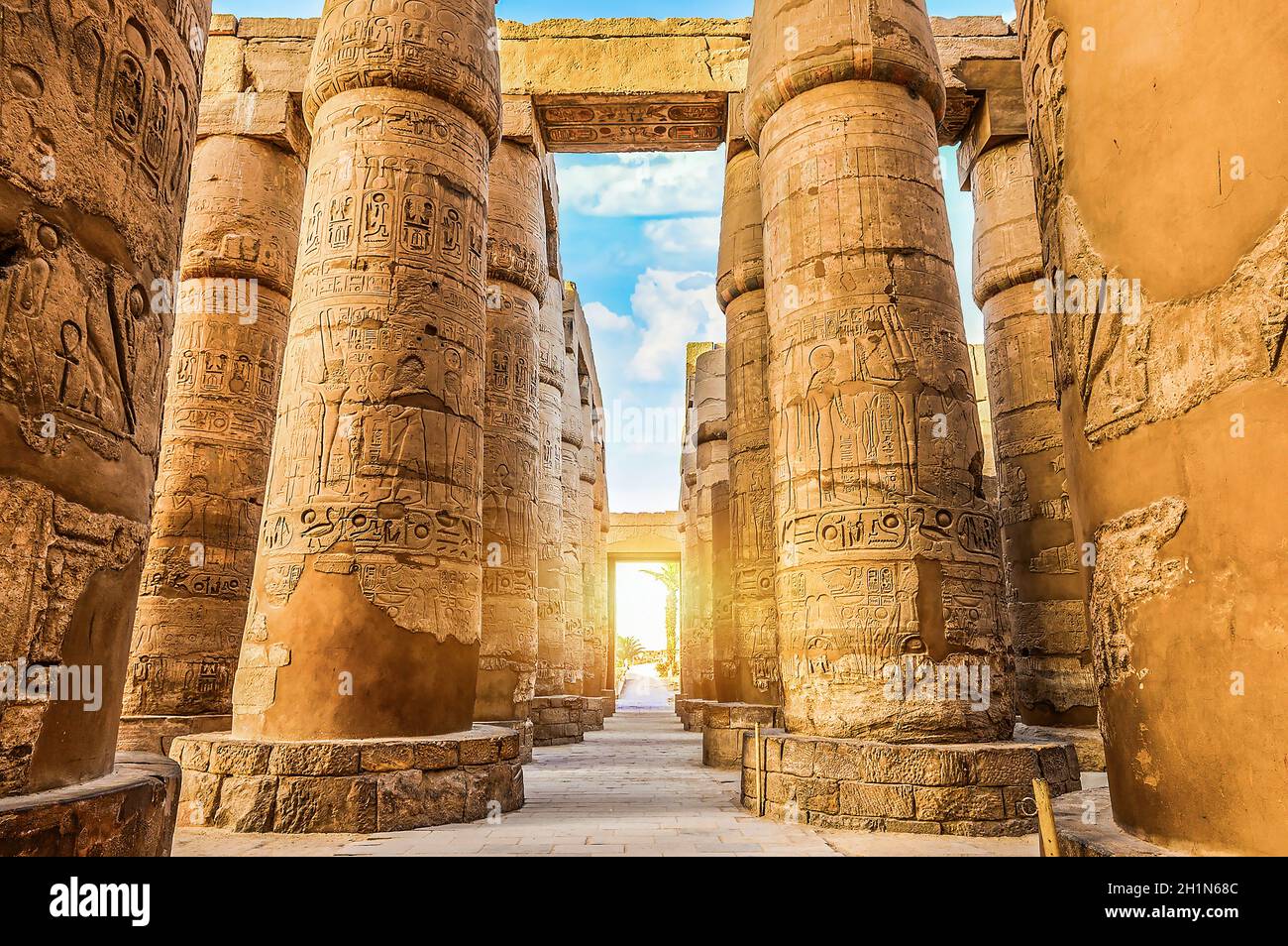 Columns of Amon Ra complex in Karnak Temple, luxor Stock Photo - Alamy