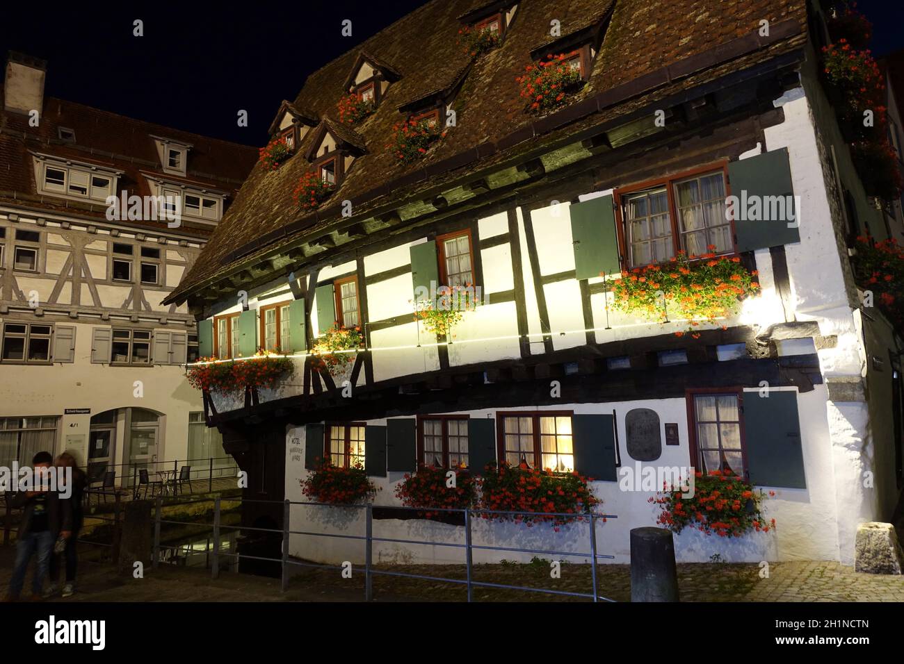 Schiefes Haus, Fachwerkhaus aus dem 15. Jahrhundert, aufgenommen in das Guinnes-Buch der Rekorde als schiefstes Haus der Welt, Ulm, Baden-Würtemberg, Stock Photo