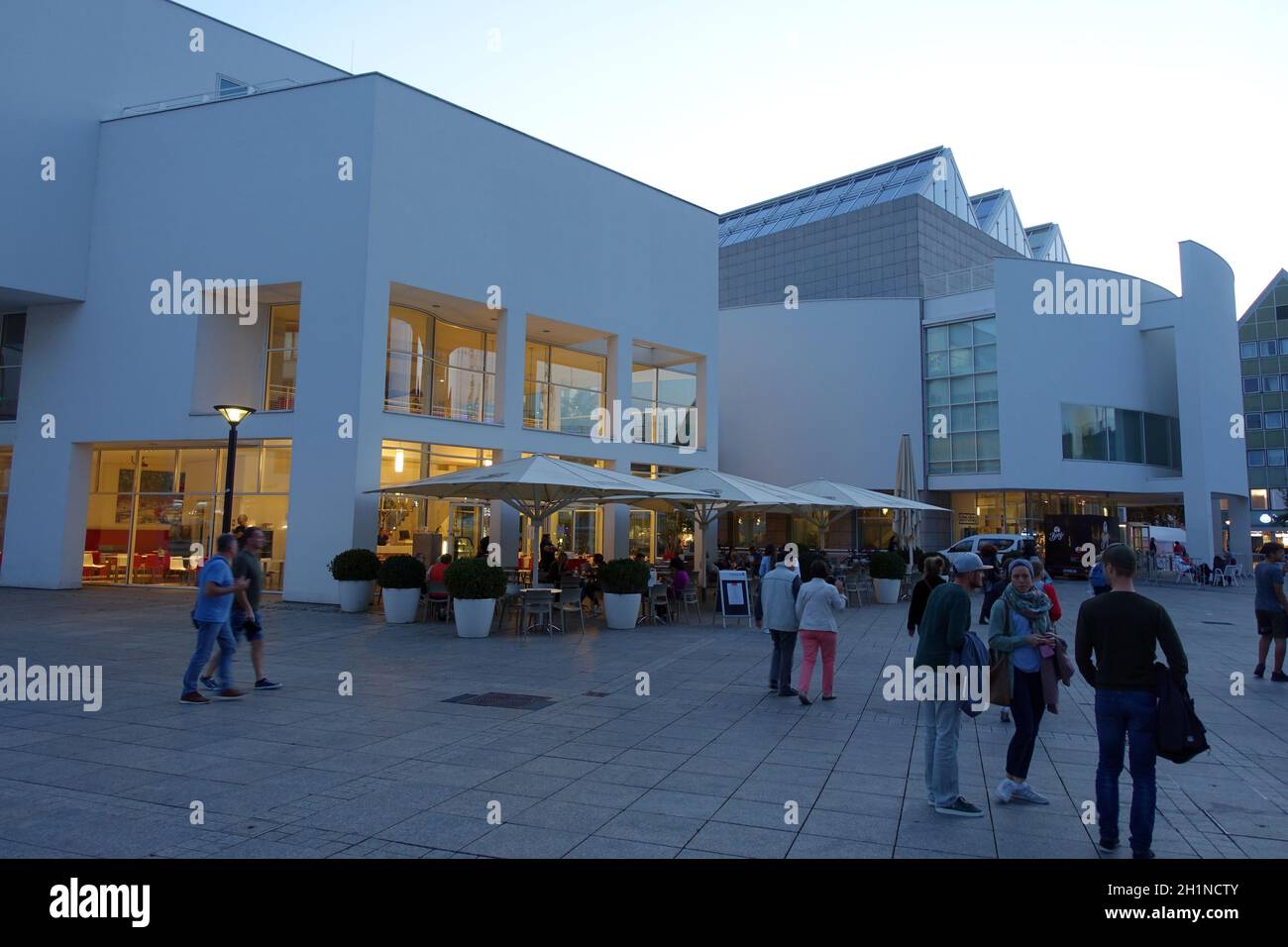 Stadthaus moderne Architektur in der historischen Altstadt, Ulm