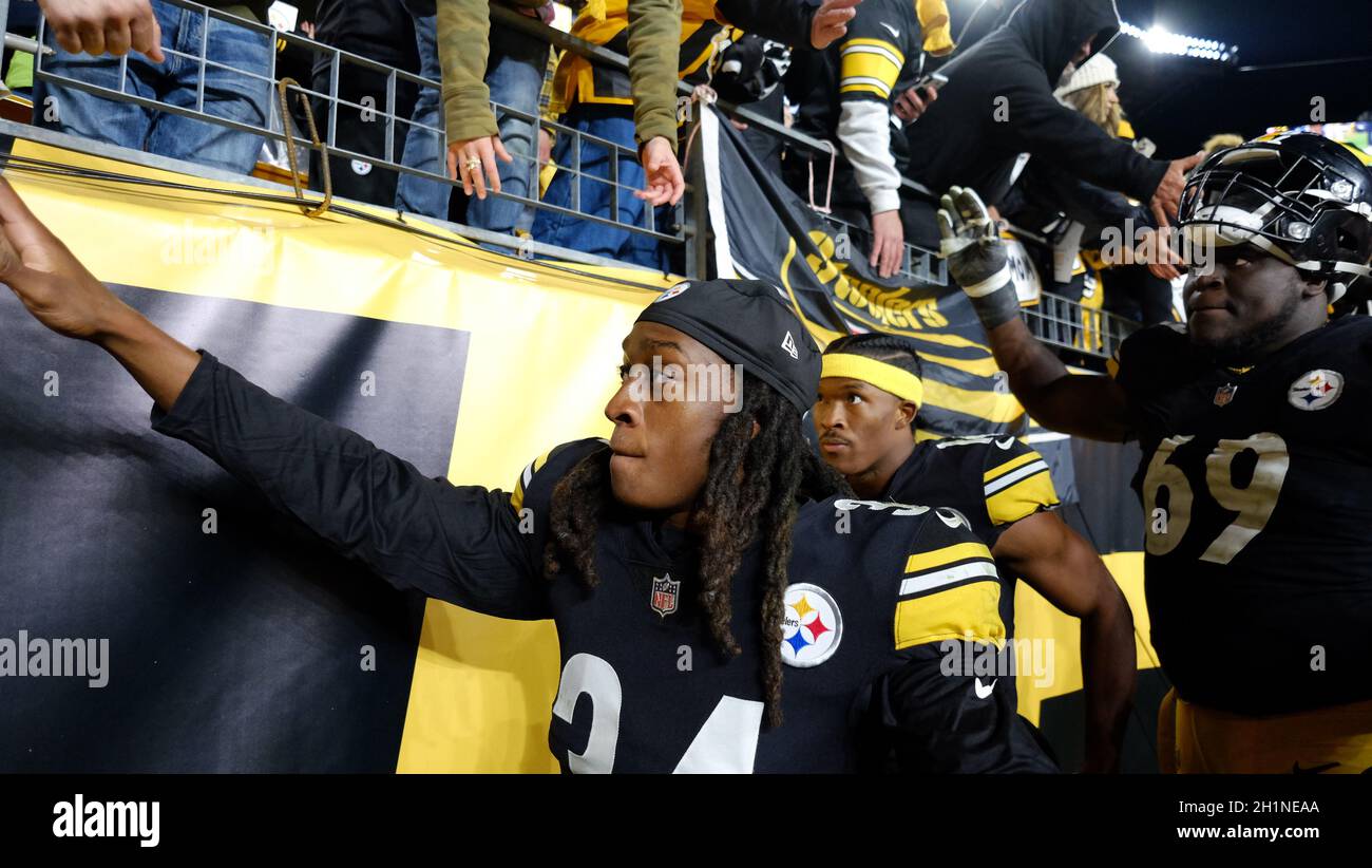 Pittsburgh, PA, USA. 17th Oct, 2021. Terrell Edmunds #34 during the Pittsburgh Steelers vs Seattle Seahawks game at Heinz Field in Pittsburgh, PA. Jason Pohuski/CSM/Alamy Live News Stock Photo