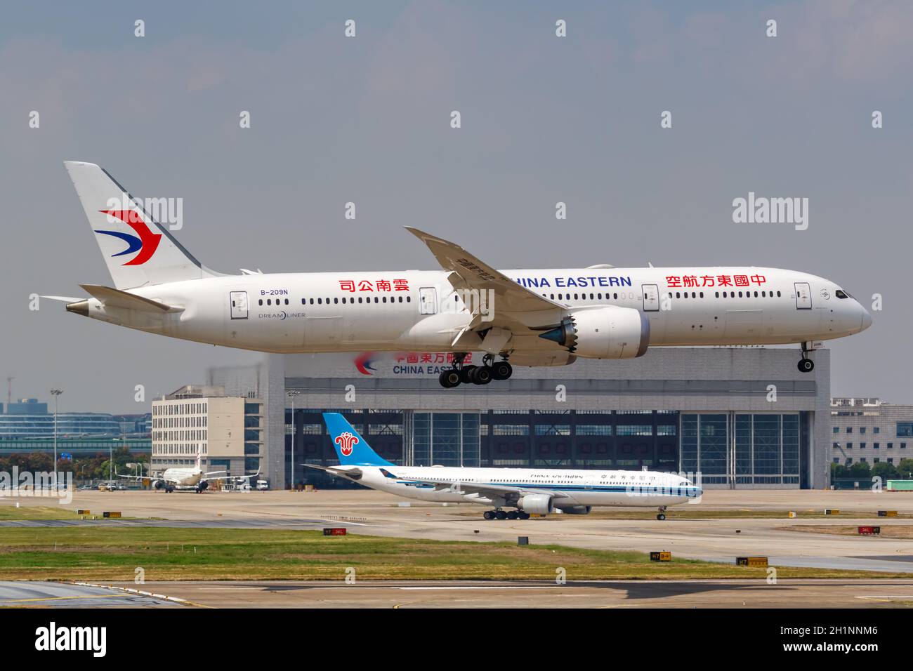 Shanghai, China - September 27, 2019: China Eastern Airlines Boeing 787 ...