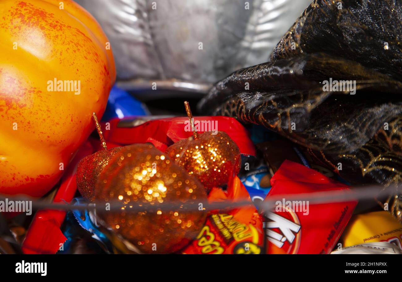 Whoppers candy hi-res stock photography and images - Alamy