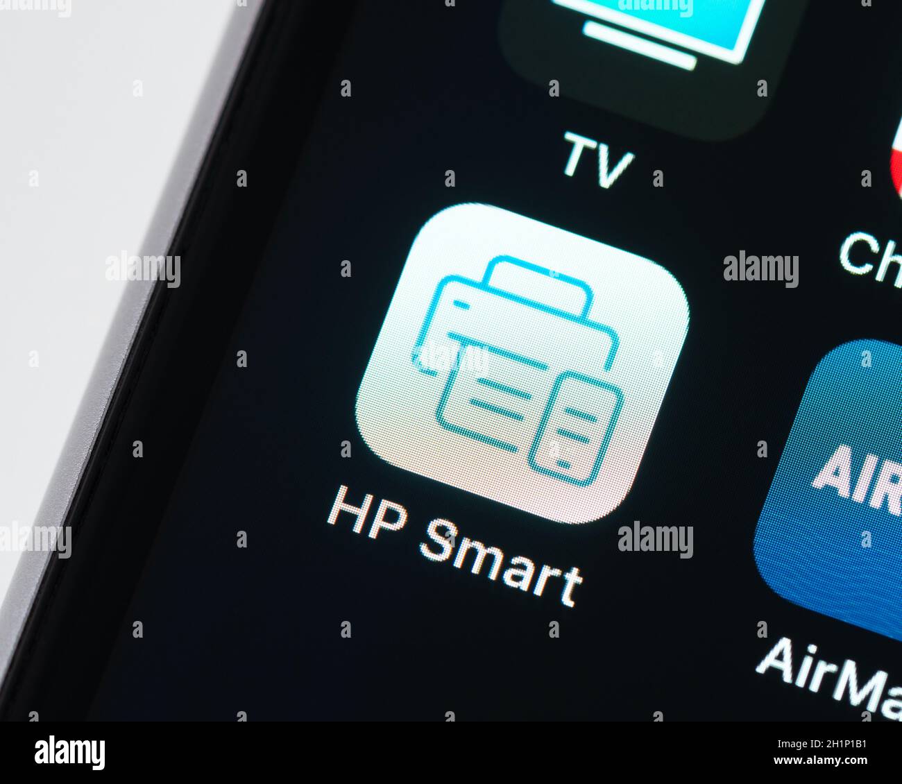 BAYONNE, FRANCE - CIRCA JANUARY 2021: HP Smart app icon on Apple iPhone  screen. HP Smart app includes tools to print, scan, check ink levels, and  set Stock Photo - Alamy