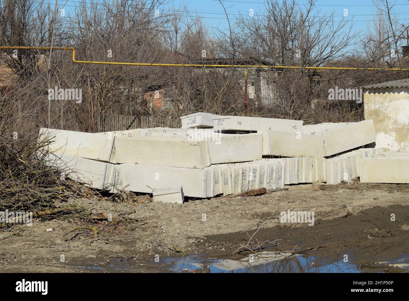 Concrete breeze blocks hi-res stock photography and images - Alamy