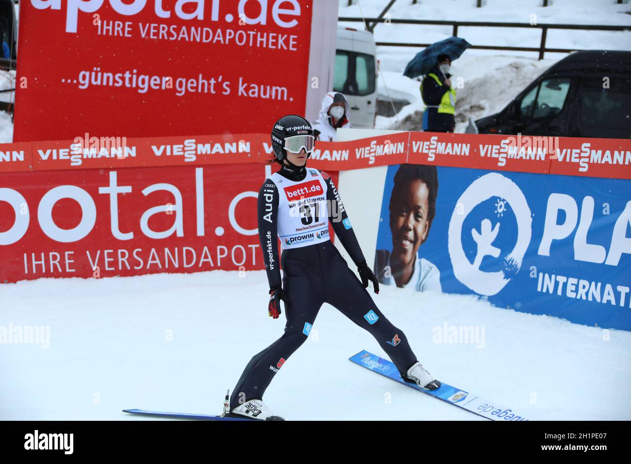 Luisa Goerlich (WSV 08 Lauscha) beim FIS Weltcup Skispringen Frauen Neustadt 2021 Stock Photo