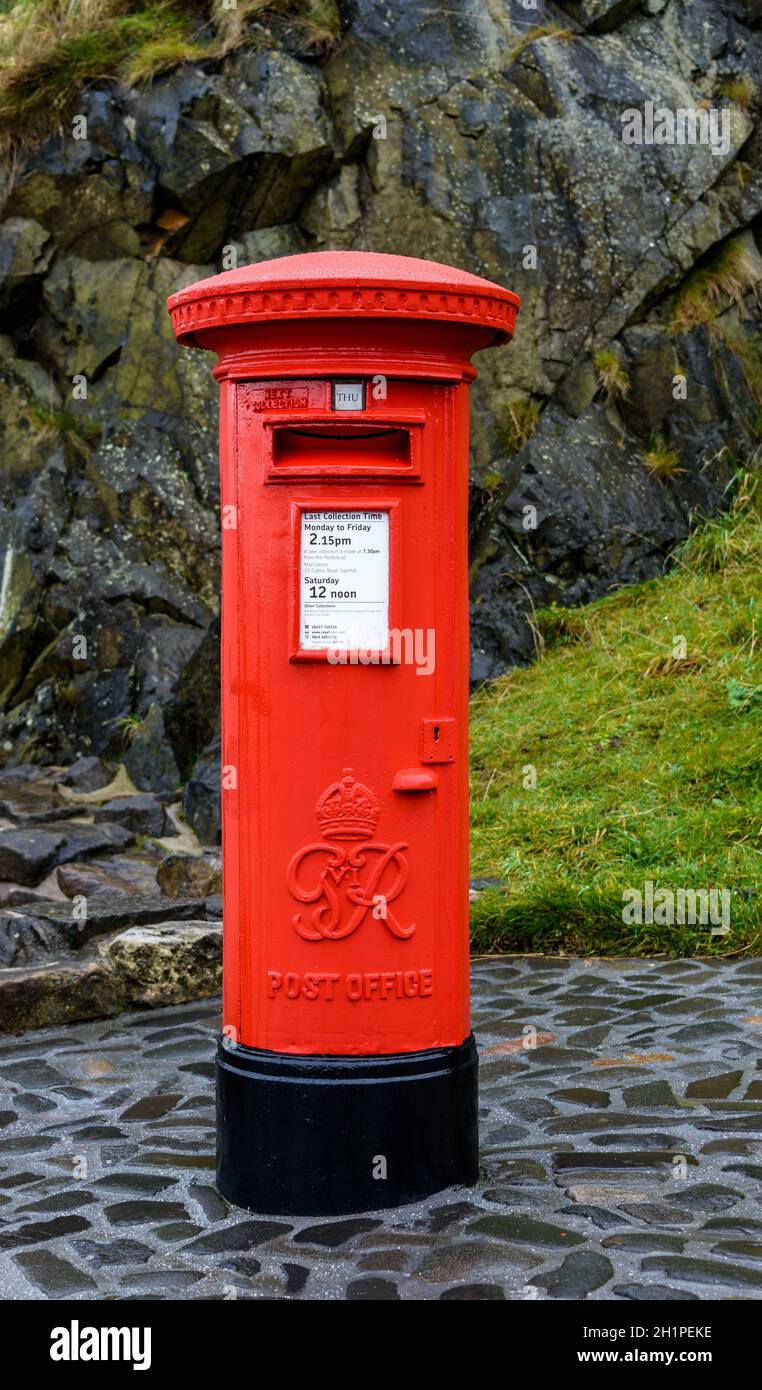 EDINBURGH, SCTOLAND - CIRCA NOVEMBER 2012: Classic red British Post ...