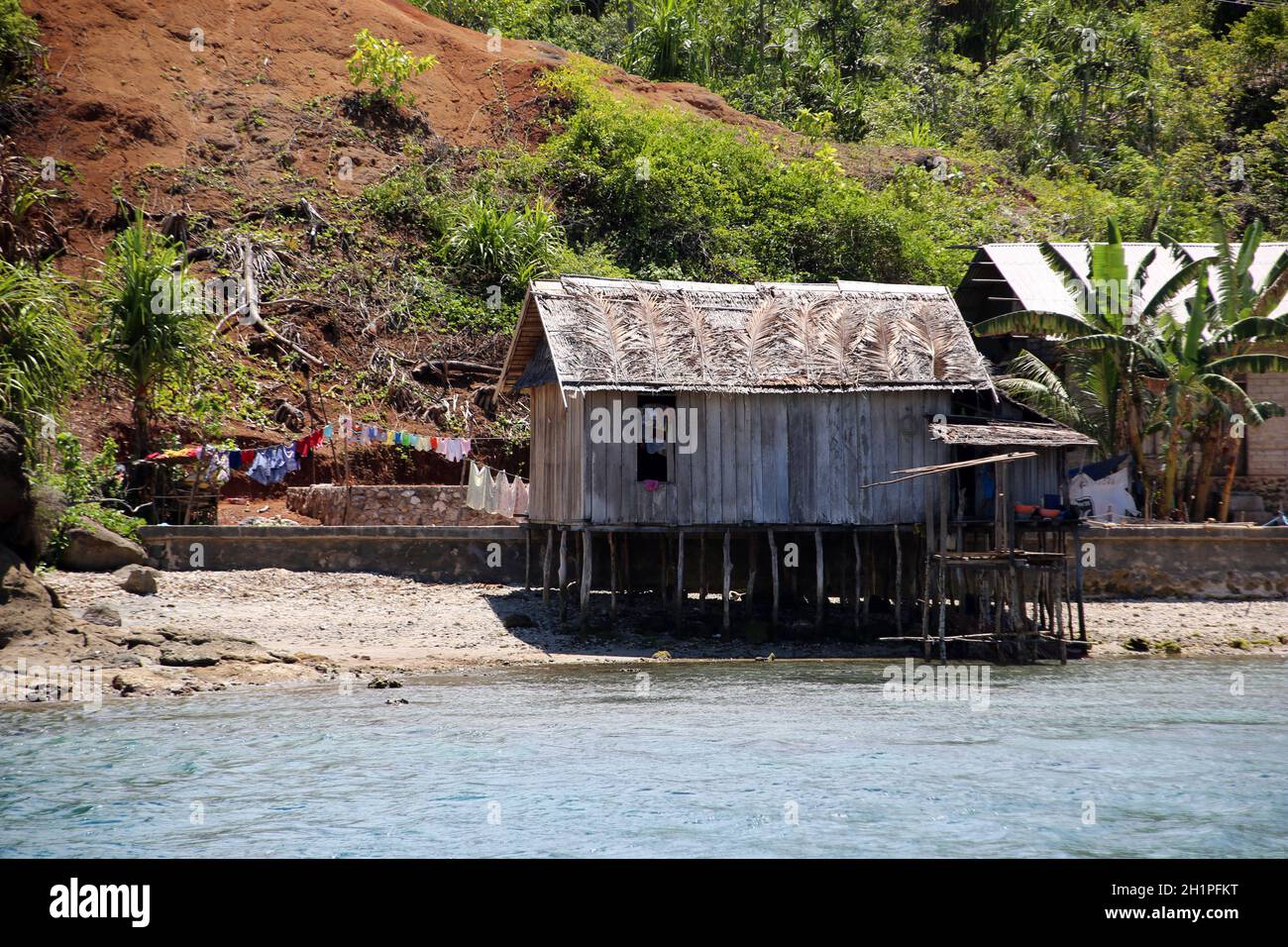 kleines, namenloses Fischerdorf auf der Insel Muari, Nordmolukken, Halmahera, Indonesien Stock Photo