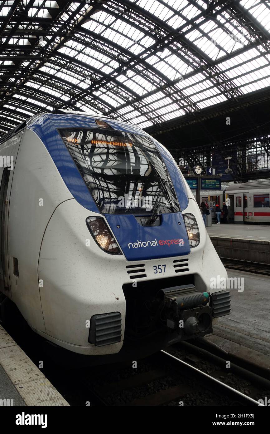 Triebwagen Talent 2 der Firma Bombardier im Hauptbahnhof Köln,Nordrhein-Westfalen, Deutschland Stock Photo