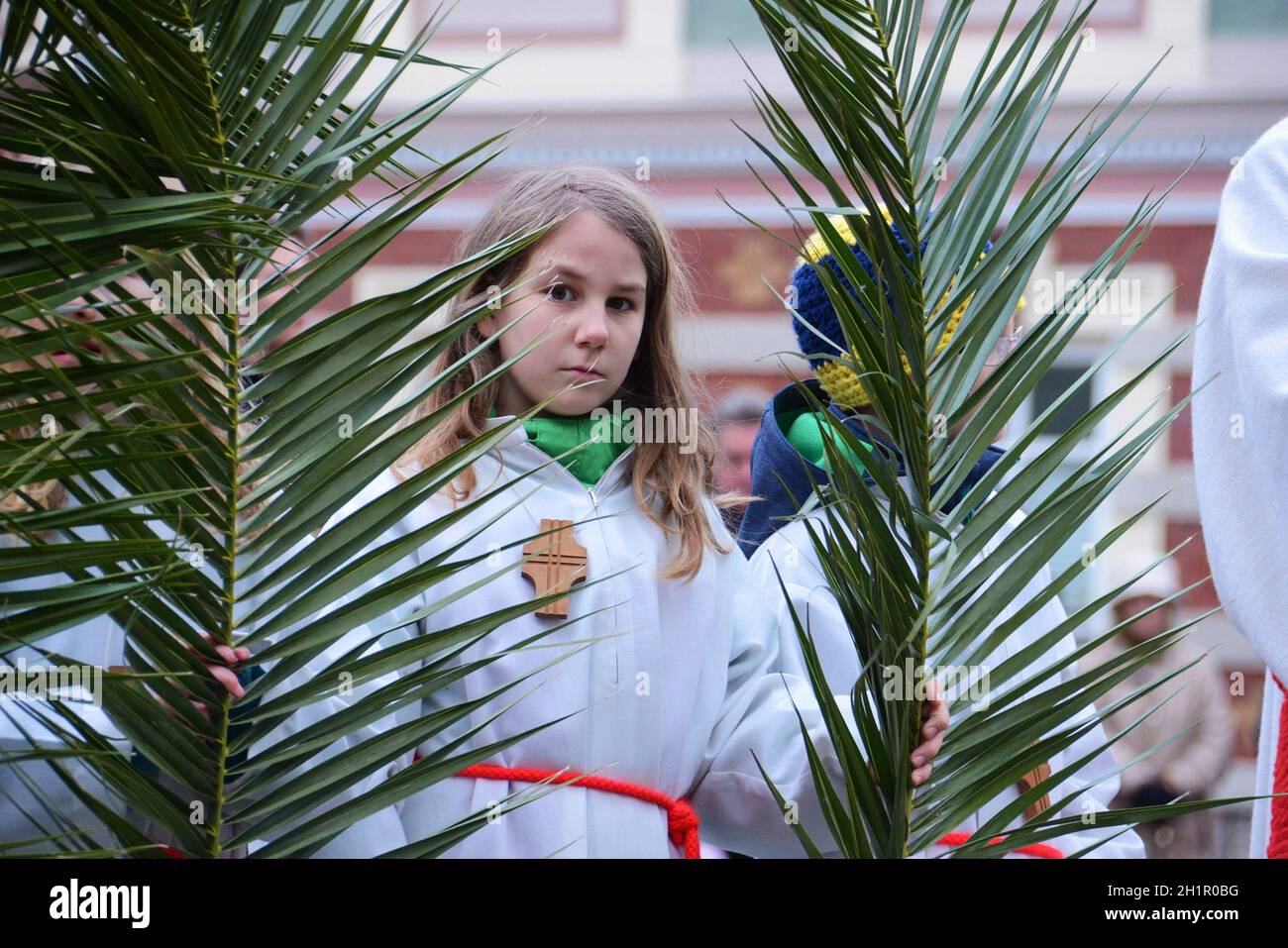 Palmweihe am Palmsonntag in Schörfling (Bezirk Vöcklabruck, Oberösterreich) - Alljährlich am Palmsonntag wird mit bunt geschmückten Palmbuschen an den Stock Photo