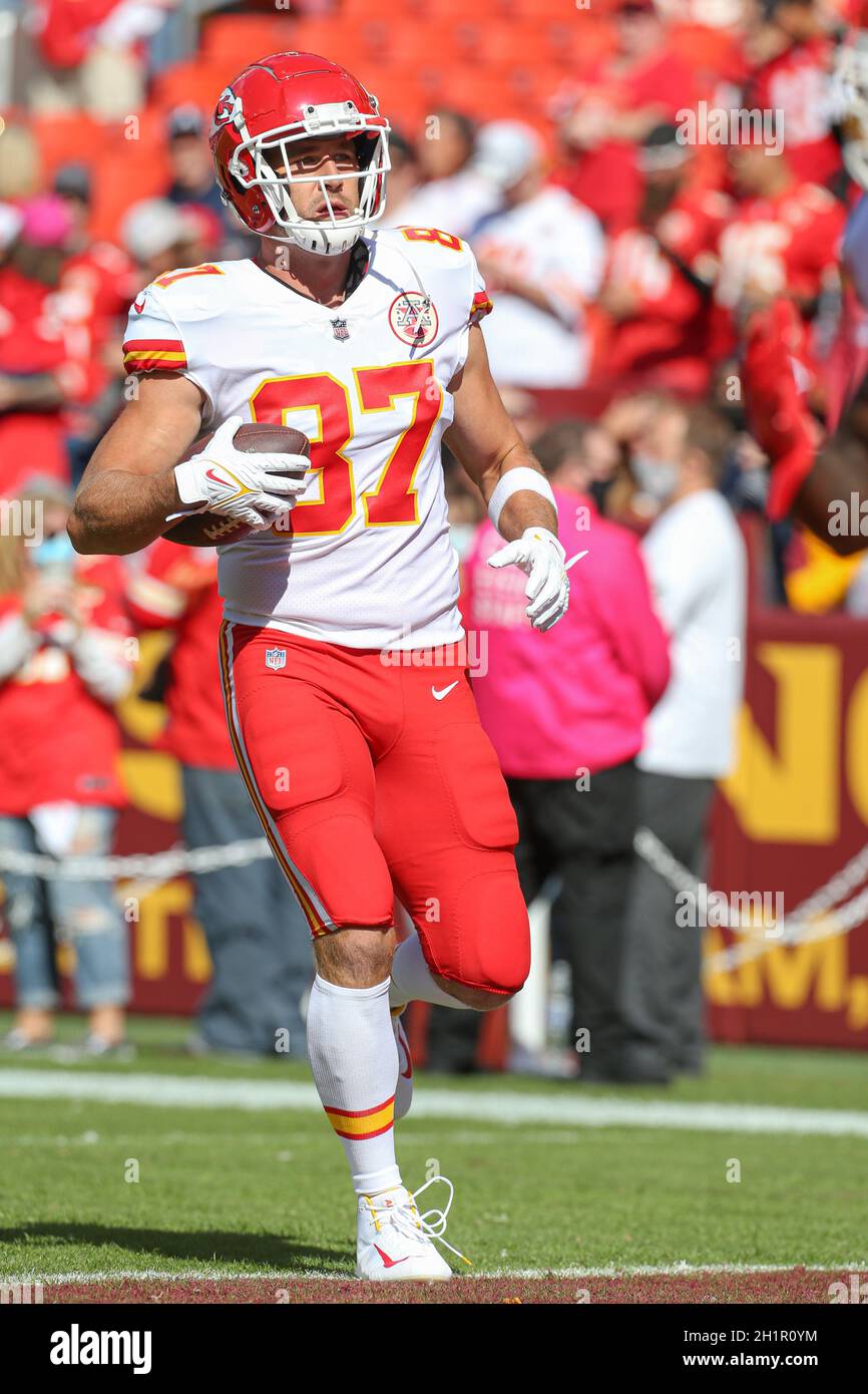 Sunday, October 17, 2021; Landover, MD, USA;  Kansas City Chiefs tight end Travis Kelce (87) runs with the ball during pregame warmups prior to an NFL Stock Photo