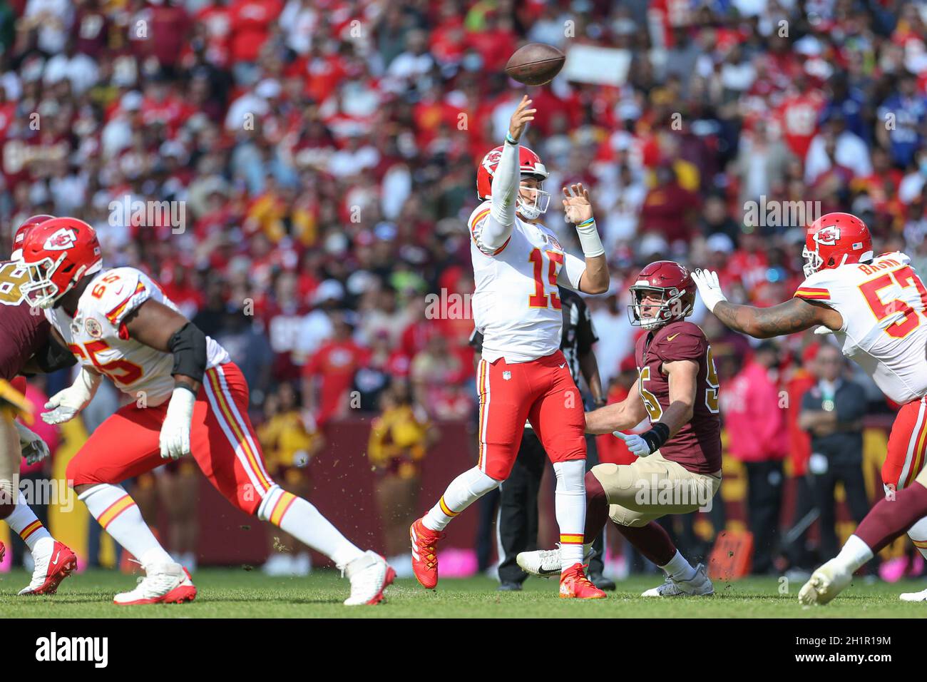 Sunday, October 17, 2021; Landover, MD, USA;  Kansas City Chiefs quarterback Patrick Mahomes (15) passes the ball during an NFL game against the Washi Stock Photo